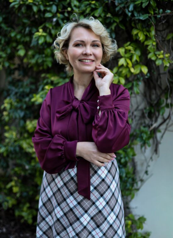 Πουκάμισο σατεν με φιόγκο στο λαιμό