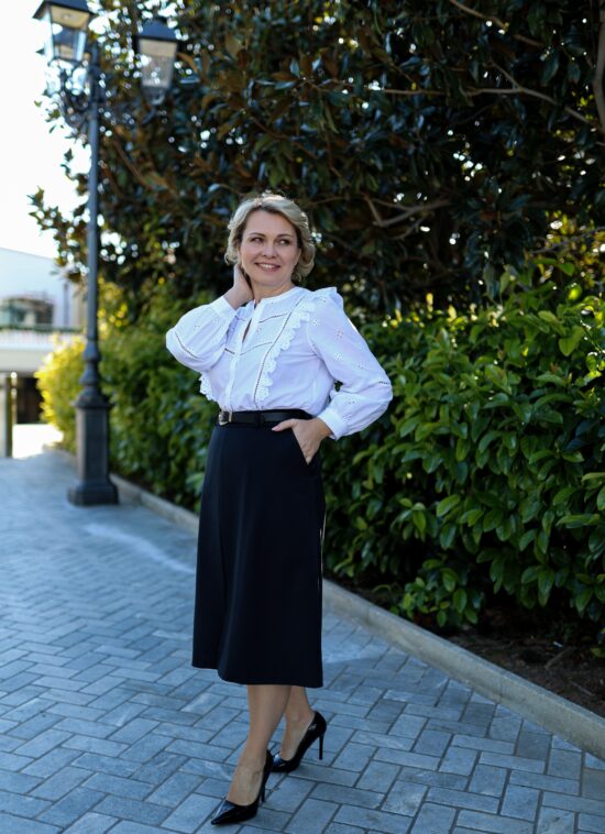 Φούστα με άνοιγμα μπροστά και τσέπες